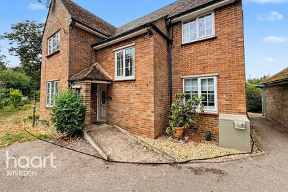 1 acre of House with Land for sale in Tydd St. Giles