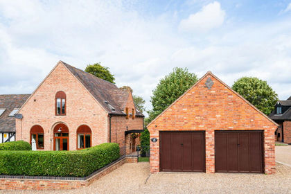 Barn Conversion for sale in Norton and Lenchwick