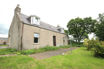 6 acres of House with Land for sale in Aberdeenshire North and Moray East