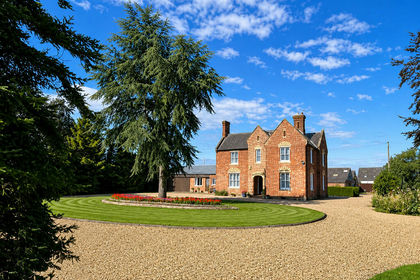 2.9 acres of House with Land for sale in Whaplode
