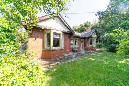 2.3 acres of House with Land for sale in Hambleton