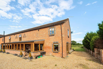 Barn Conversion for sale in Whitchurch Rural