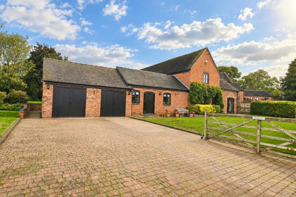 Barn Conversion for sale in Hamstall Ridware