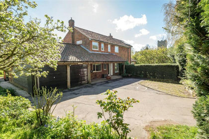 7 acres of House with Land for sale in Groton