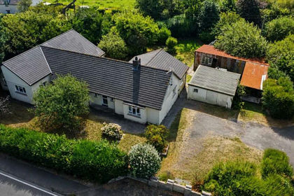 4.5 acres of House with Land for sale in Amroth