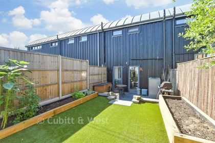 Barn Conversion for sale in Alfold