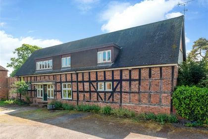 Land for sale in Fladbury