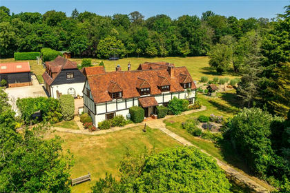 3 acres of House with Land for sale in Great Missenden