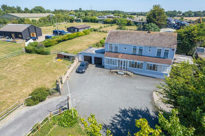 Equestrian property for sale in Manston