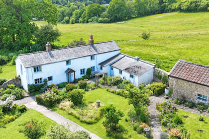 3 acres of Cottage for sale in Longhope