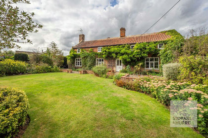 Cottage for sale in Sutton