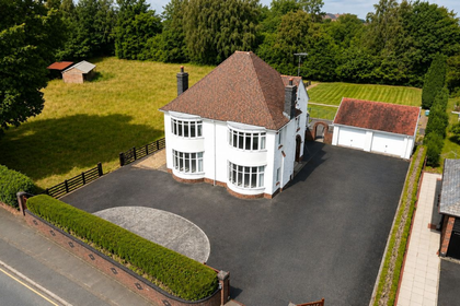 1 acre of House with Land for sale in Lampeter