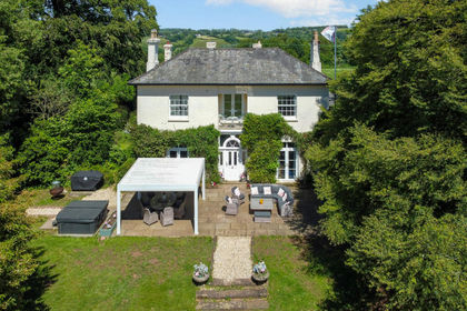 8 acres of Country Estate for sale in Linton (Penyard Ward)