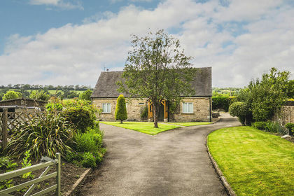 6.6 acres of House with Land for sale in Mayfield