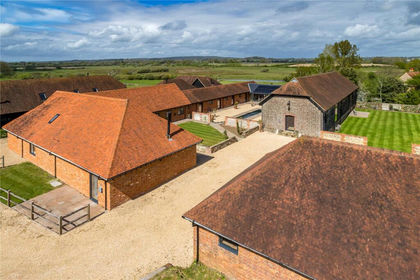 2.7 acres of Cottage for sale in Parham