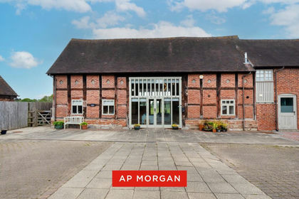 Barn Conversion for sale in Sambourne