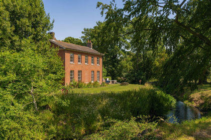 13.5 acres of Country Estate for sale in Ringshall