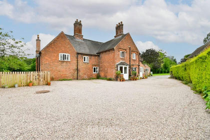 1.6 acres of Farmhouse for sale in Armitage with Handsacre