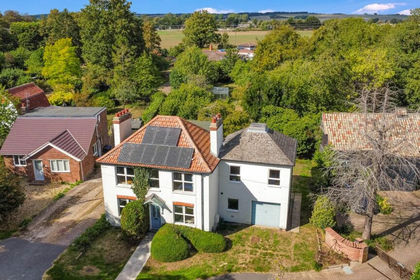 1.4 acres of House with Land for sale in Foxton