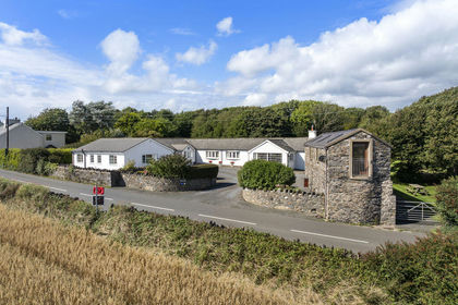 2.5 acres of House with Land for sale in undefined