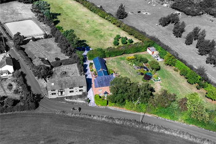 2.5 acres of House with Land for sale in Newburgh