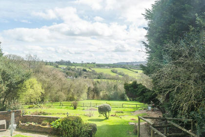 4 acres of Cottage for sale in Stoke St. Milborough