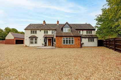 2.5 acres of House with Land for sale in Nether Whitacre