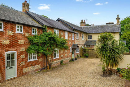 Cottage for sale in Fyfield