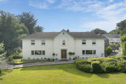 1 acre of Farmhouse for sale in undefined
