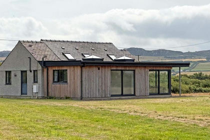 1.4 acres of Cottage for sale in Rhosybol