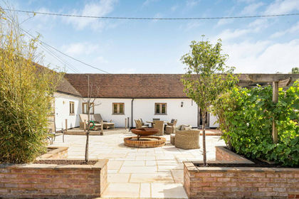 Barn Conversion for sale in Loxwood