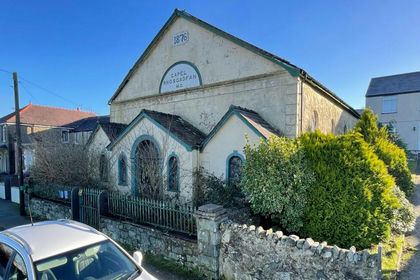 Land for sale in Llanwnda