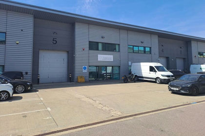 Warehouse for sale in Welwyn Hatfield