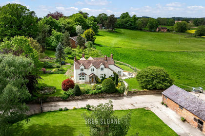 5 acres of Farmhouse for sale in Little Ness