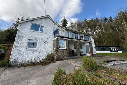 1.5 acres of House with Land for sale in Manordeilo and Salem