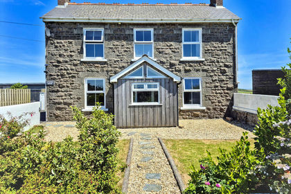 1.9 acres of Farmhouse for sale in Crowan