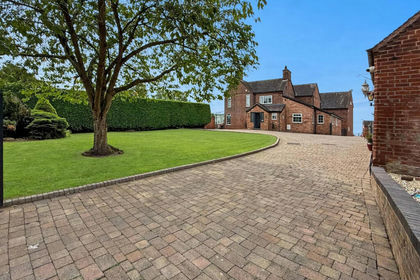 5.9 acres of House with Land for sale in Colton