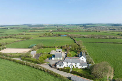 9 acres of House with Land for sale in Bradworthy