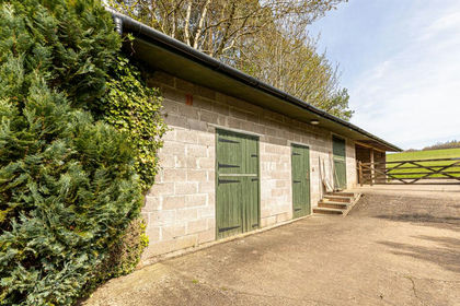 8 acres of Equestrian property for sale in Stirling and Strathallan