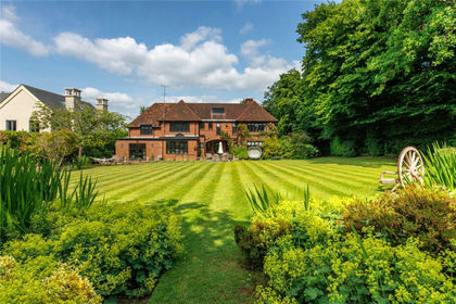 1.2 acres of House with Land for sale in Aldenham