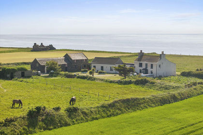 6 acres of Farmhouse for sale in