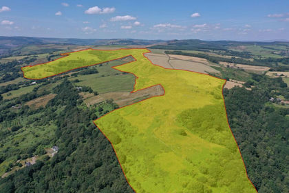 90 acres of Agricultural Land for sale in Porth