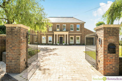 5 acres of House with Land for sale in Orpington