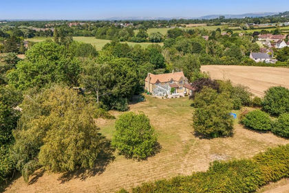 1 acre of House with Land for sale in Great Witcombe