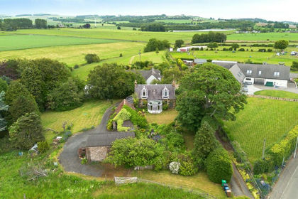 2 acres of Cottage for sale in Glenrothes and Mid Fife