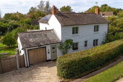 1.4 acres of Cottage for sale in Oakley