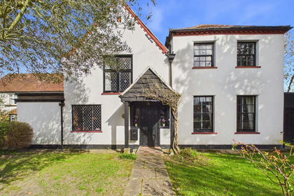 1 acre of Land for sale in Wraysbury