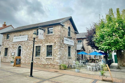 Pub for sale in Thornbury