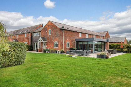 Barn Conversion for sale in Allostock