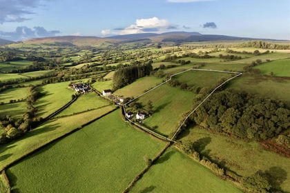 5.8 acres of Multiple Dwelling Property for sale in Cray